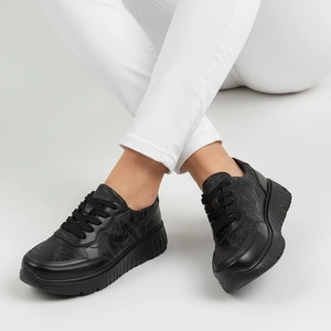  Сникърси A18220-1 Black