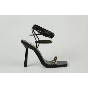 Retro Сандали Retro Women's Strappy Square Toe Flat Sandal - Black