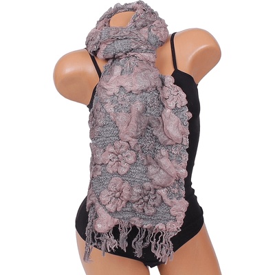 Зимен шал в сиво с ефектни пепелно розови цветя