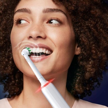 Image 1 of Oral-B Pro 3 3800 Sensitive white