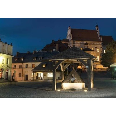 IMPOL TRADE 10512 VEL Vliesové fototapety Staroměstské náměstí rozměr 152,5 cm x 104 cm