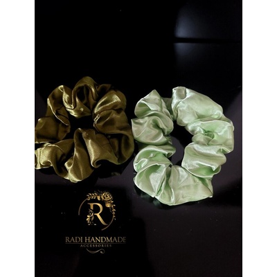 Radi handmade Сатенени скрънчита в пастелно и тъмно зелено (678)