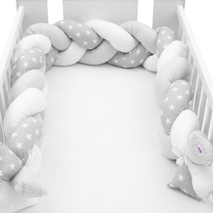 New Baby Предпазен борд за легло плитка New Baby Звездички сиво-бял (42970)