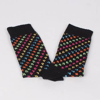 Image 1 of Мъжки памучни чорапи в черно с цветни букви