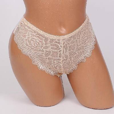 Нежна дантелена прашка в телесен цвят с рози