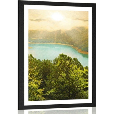 Plakát s paspartou řeka uprostřed zeleného lesa - 60x90 black