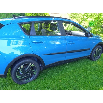 Boční lišty dveří Hyundai Bayon 21