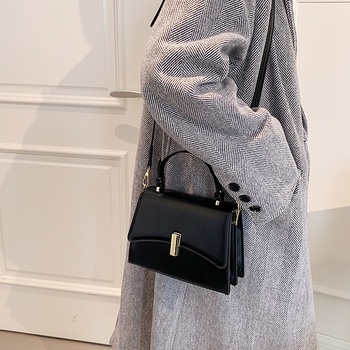 Черна дамска чанта - Kolisa