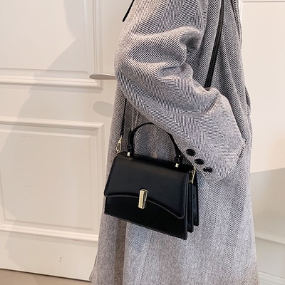 Черна дамска чанта - Kolisa