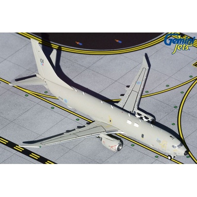 Gemini P-8A Poseidon MRA Mk1 737-800A Royal Air Force Lossiemouth AFB Named Pride of Moray 1:400