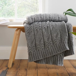 Bianca Сиво плетено одеяло 150x200 cm Cable Knit - Bianca (DS/58963/R/150200/GY)