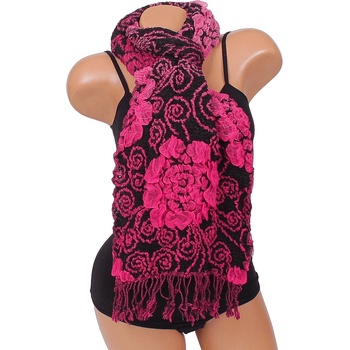 Image 1 of Зимен шал в черно с ефектни цикламени цветя