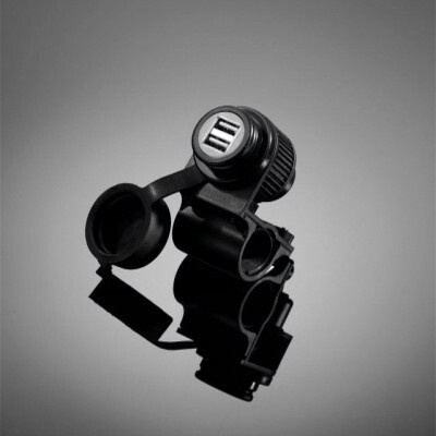 Usb zásuvka 5V/2A, 2 vstupy s objímkou pro uchycení k řidítkům a trubkám o průměru 22 a 25 mm
