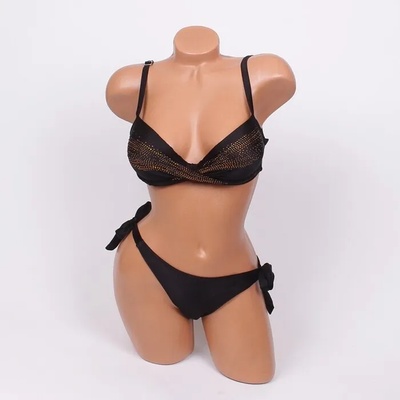 Стилен бански в черно със златисти елементи - чашка b