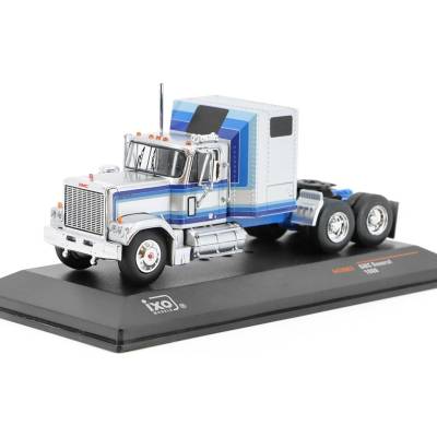 IXO GMC General 1980 modrý 1:64