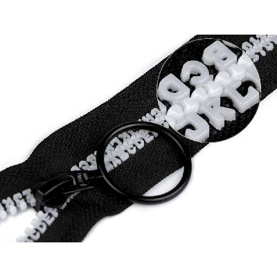 Kostěný zip šíře 5 mm délka 70 cm písmenka - 101 bílá