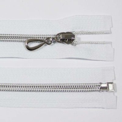 Zip spirálový 6mm délka 55cm, barva 101 (dělitelný) se stříbrnými zoubky