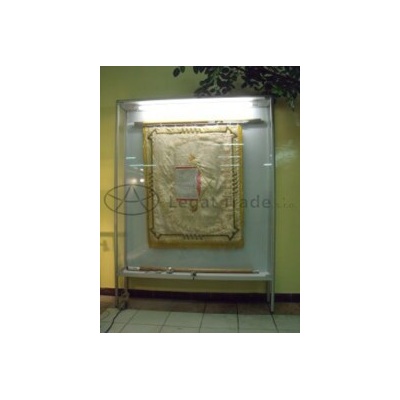 Expoint Nástenná vitrína s opierkami na vlajku alebo zástavu 30 x 180 x 25 cm