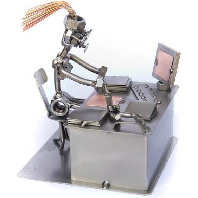 Kovová figurka Úřednice 15 cm
