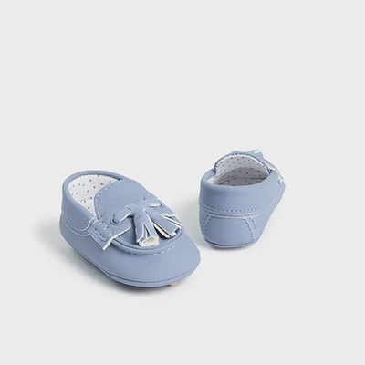 Mayoral Декоративни мокасини в синьо за новородено момче Mayoral