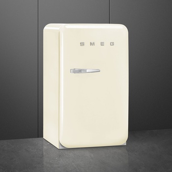 Image 1 of Smeg FAB10RCR5