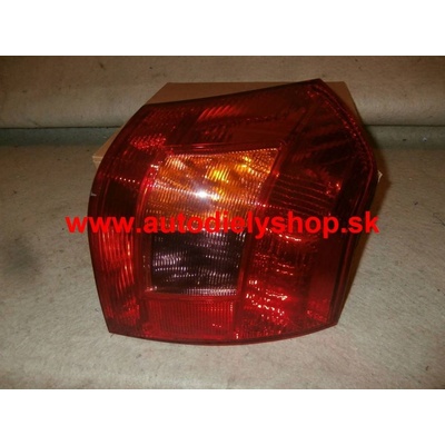 Toyota COROLLA 3/5dv 3/02-6/04 Zadné svetlo Pravé /HB-3Dv-5Dv/