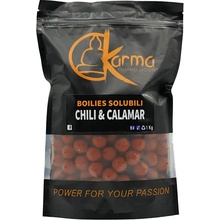 KARMA BAIT Top Bait Rozpustné Boilies Chilli&Calamar 24 mm 1 kg