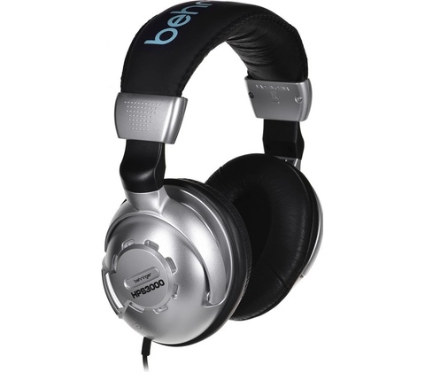 Behringer HPS 3000