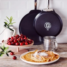 GreenPan Barcelona Pro Palačinková pánev 24 cm černá