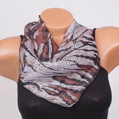 Ефектно фишу в бяло, кафяво и черно