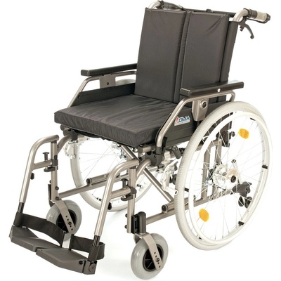 Invalidní vozík s brzdami 318-23 šířka sedu 46 cm