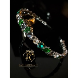 Radi handmade Стилна диадема със капковидни зелени камъни (968)