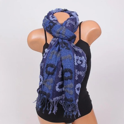 Шал в сини нюанси с ресни и ефектен надпис Love