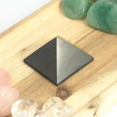 Šungitová pyramida 4 cm