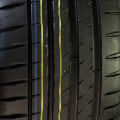 Michelin PILOT SPORT 4 S 275/35 R20 102Y