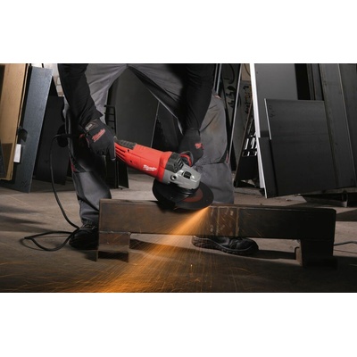 Milwaukee AGV 22-180 E