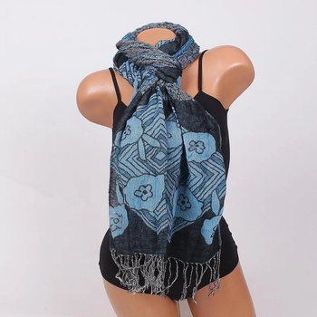 Image 1 of Топъл шал в черно със сини цветя