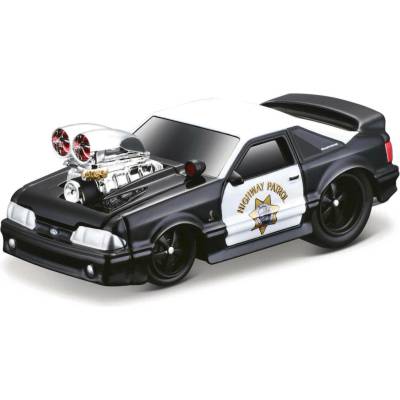 Maisto Muscle Machines Ford Mustang SVT Cobra 1:64