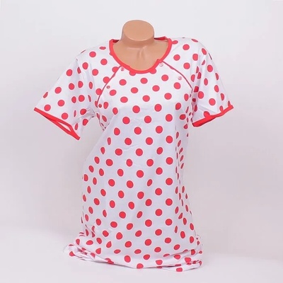 Нощница за кърмещи в бял цвят с червени точки