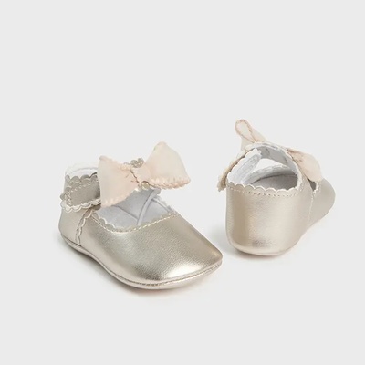 Mayoral Пантофки с текстилна панделка шампанско за новородено момиче Mayoral