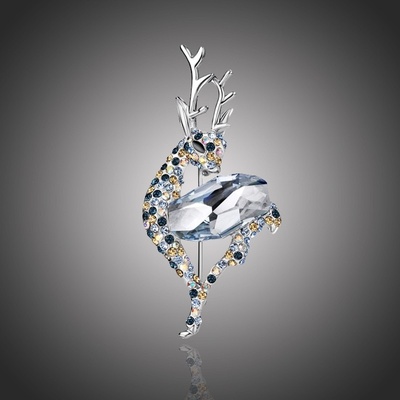 Éternelle vánoční brož Swarovski Elements Rudolf 1 vánoční sob B1036-H1-6 Světle modrá