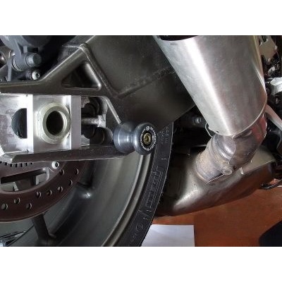 M8 Ochranné špulky do kyvky (pár), BMW S1000RR, bílé