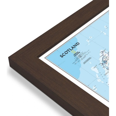 National Geographic Skotsko - nástěnná mapa Classic 76 x 91 cm Varianta: mapa v dřevěném rámu, Provedení: Pegi skořice