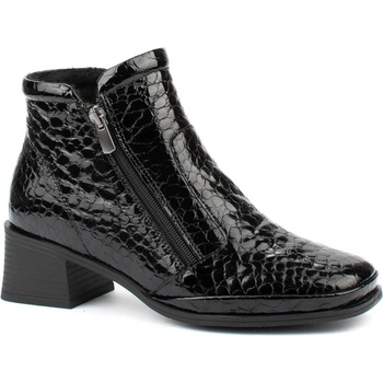 Лачени дамски боти в черен цвят