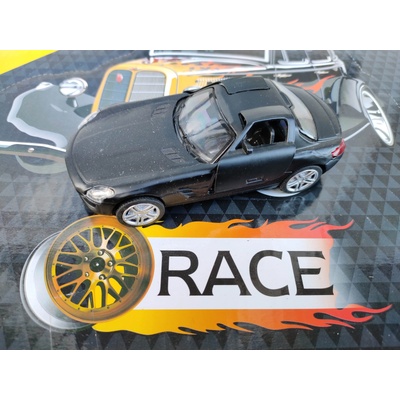 Метална кола с отварящи се нагоре врати и звукови ефекти Мерцедес