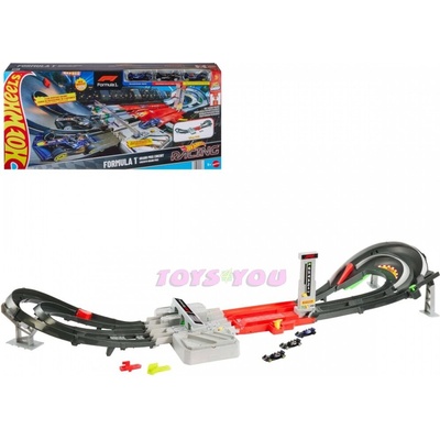 Mattel JDY16 Hot Wheels Racing závodní dráha Formule 1 a 3 autíčka 1:64