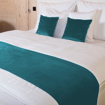 Biante přehoz na postel Sametový Velvet Premium SVP-035 Tyrkysově modrý 60 x 300 cm