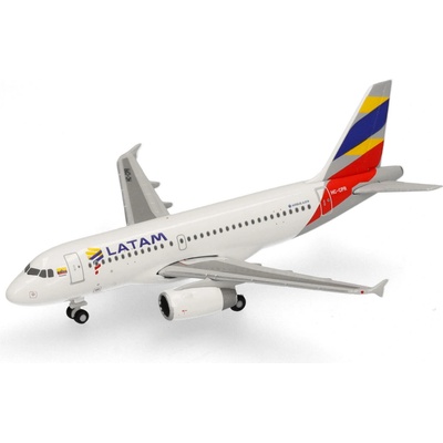 LATAM Airlines Ecuador Airbus A319 Ecuador Flag livery HC-CPR