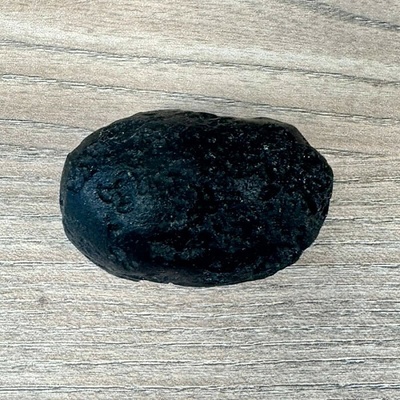 Nefertitis Tektit 14 NF66458 - cca 4,7 x 3,2 cm, 65 g