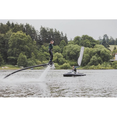 Flyboardová rozlučka se svobodou